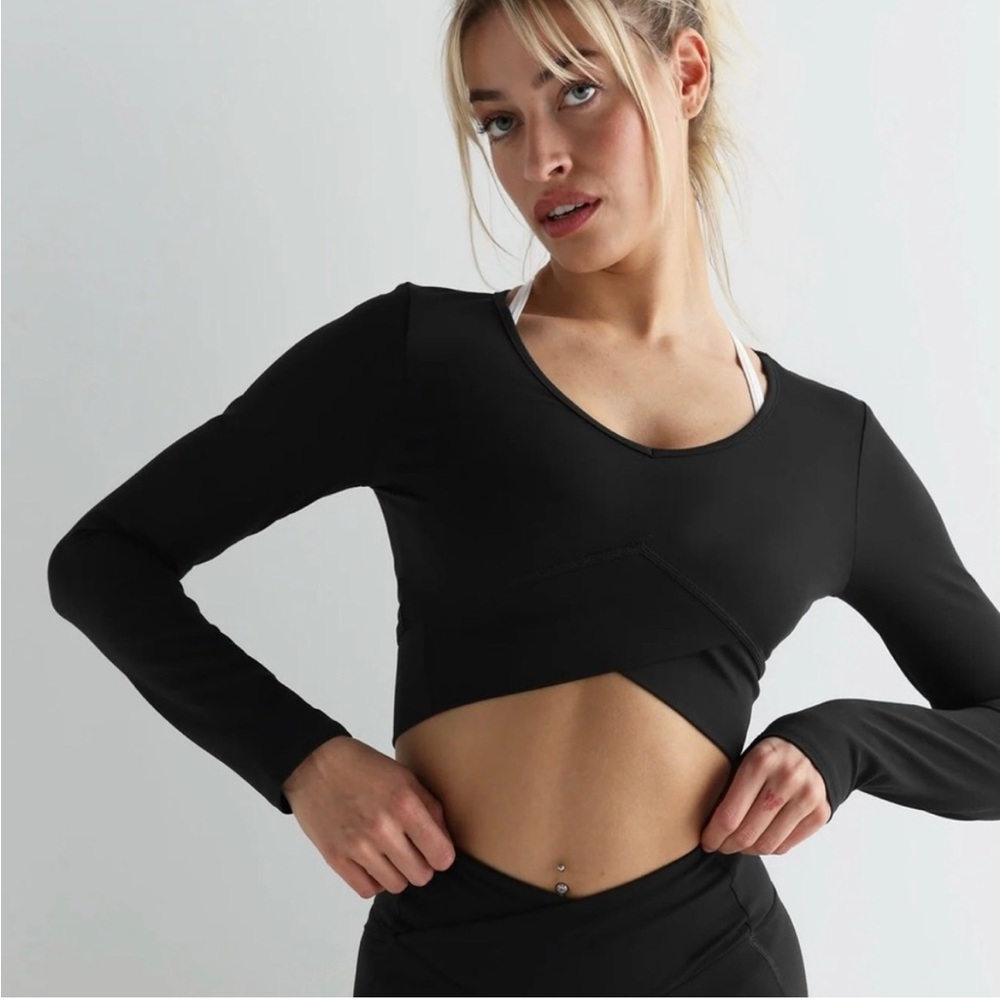 Gymshark grey cropped crossover long sleeve workout top